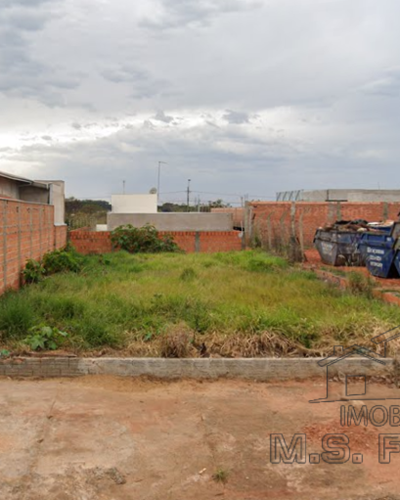 Terreno à Venda.