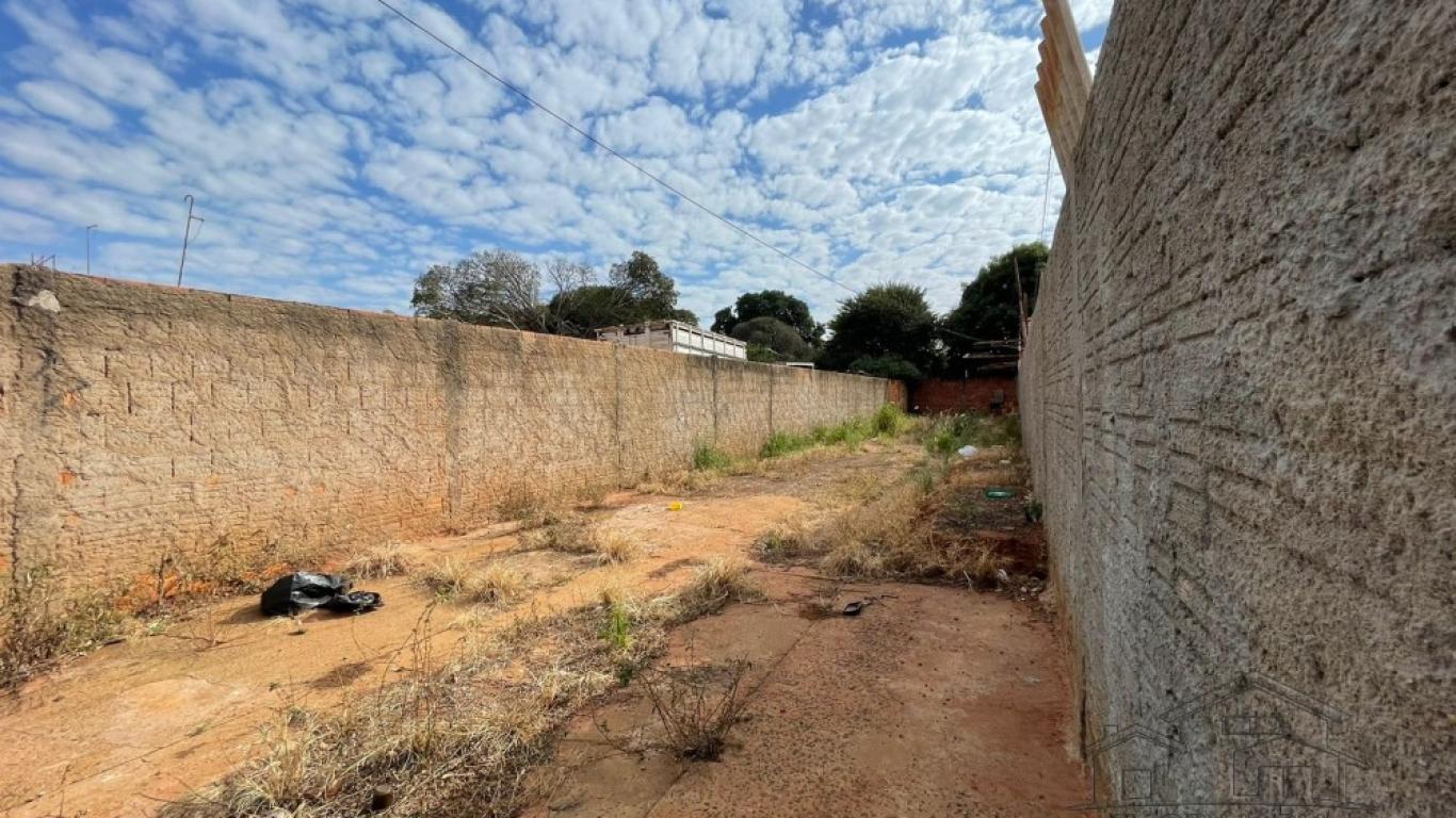 TERRENO NA Vila Ribeiro em Assis