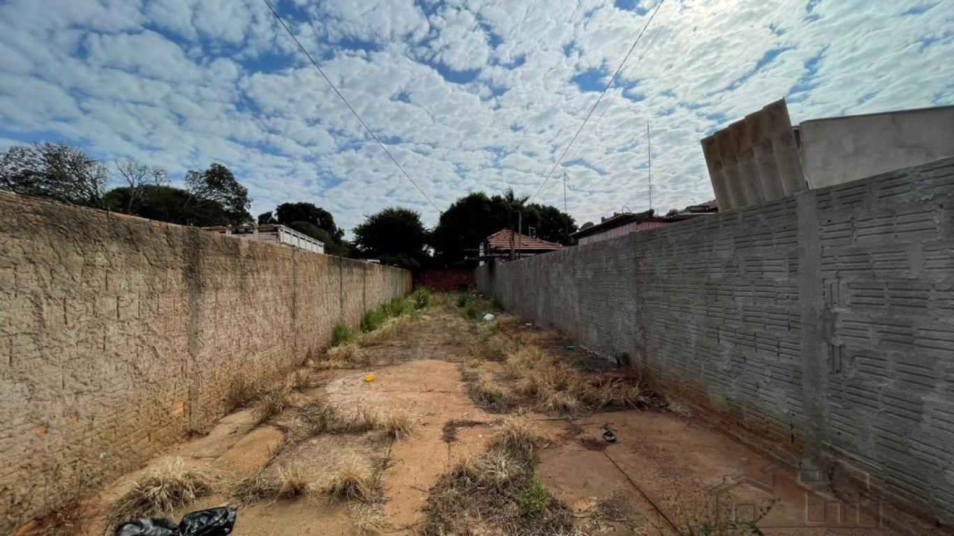 TERRENO NA Vila Ribeiro em Assis