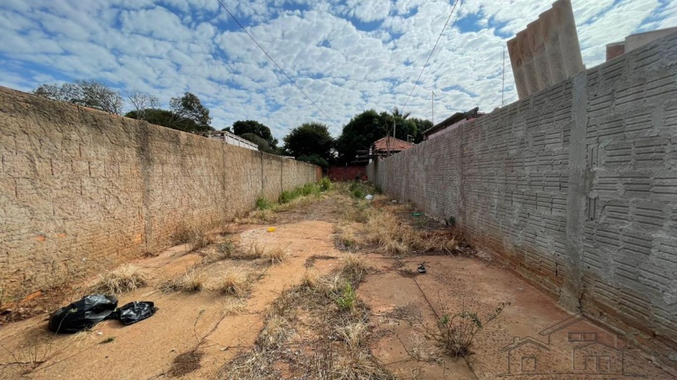 TERRENO NA Vila Ribeiro em Assis