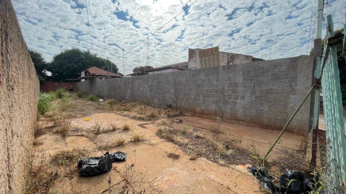 TERRENO NA Vila Ribeiro em Assis