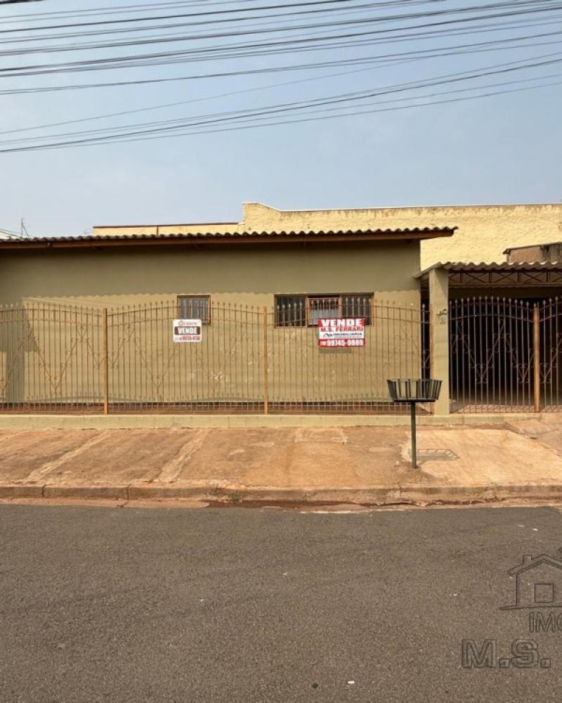 CASA NA Vila Rodrigues em Assis