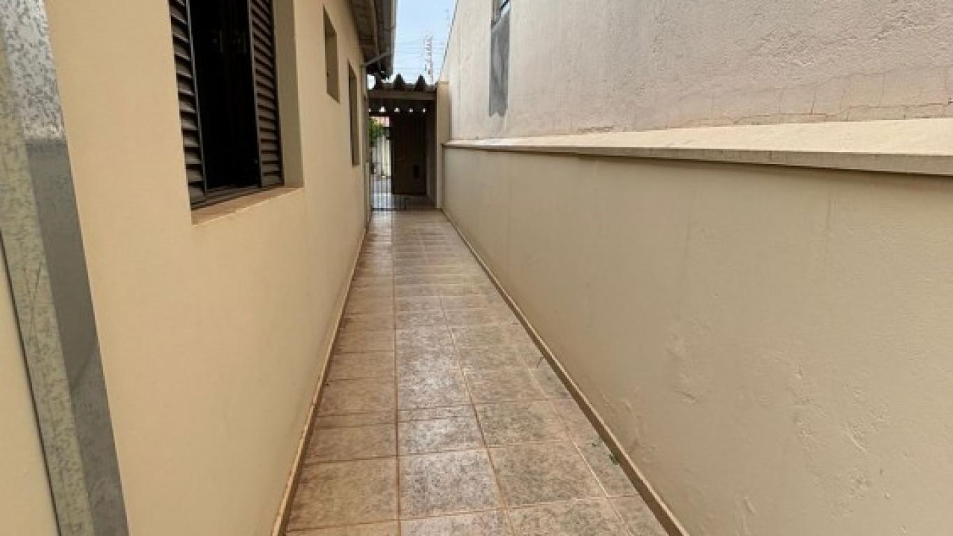 CASA NA Vila Central em Assis