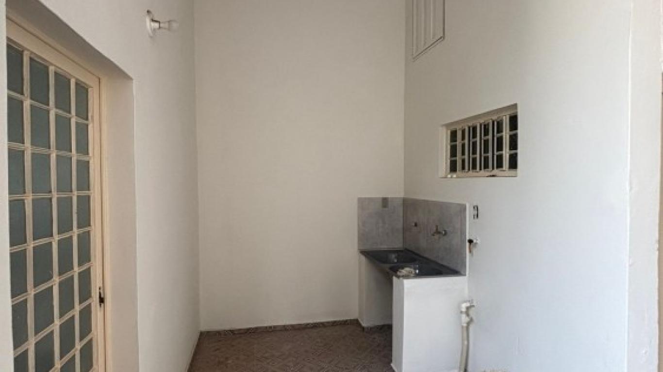 CASA NA Conjunto Habitacional Irmã Catarina em Assis