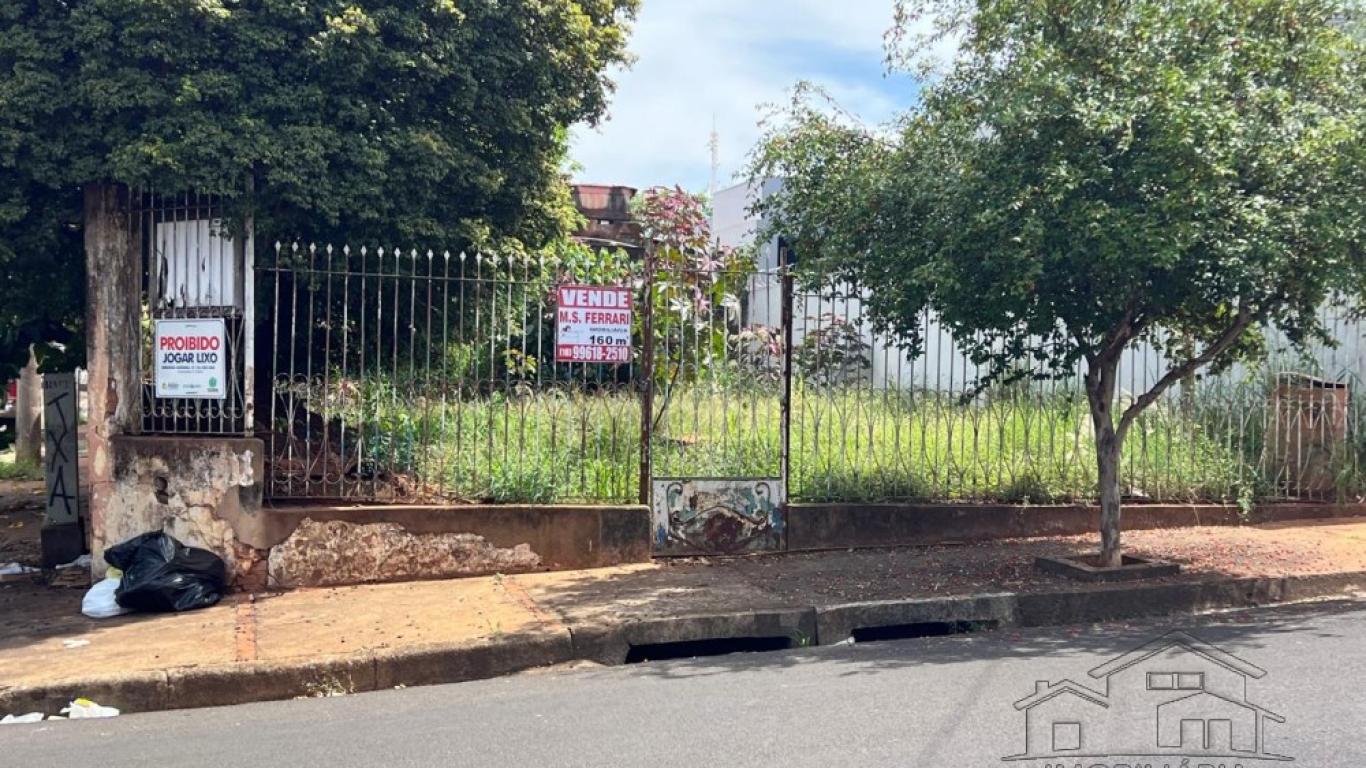 TERRENO NA Centro em Assis